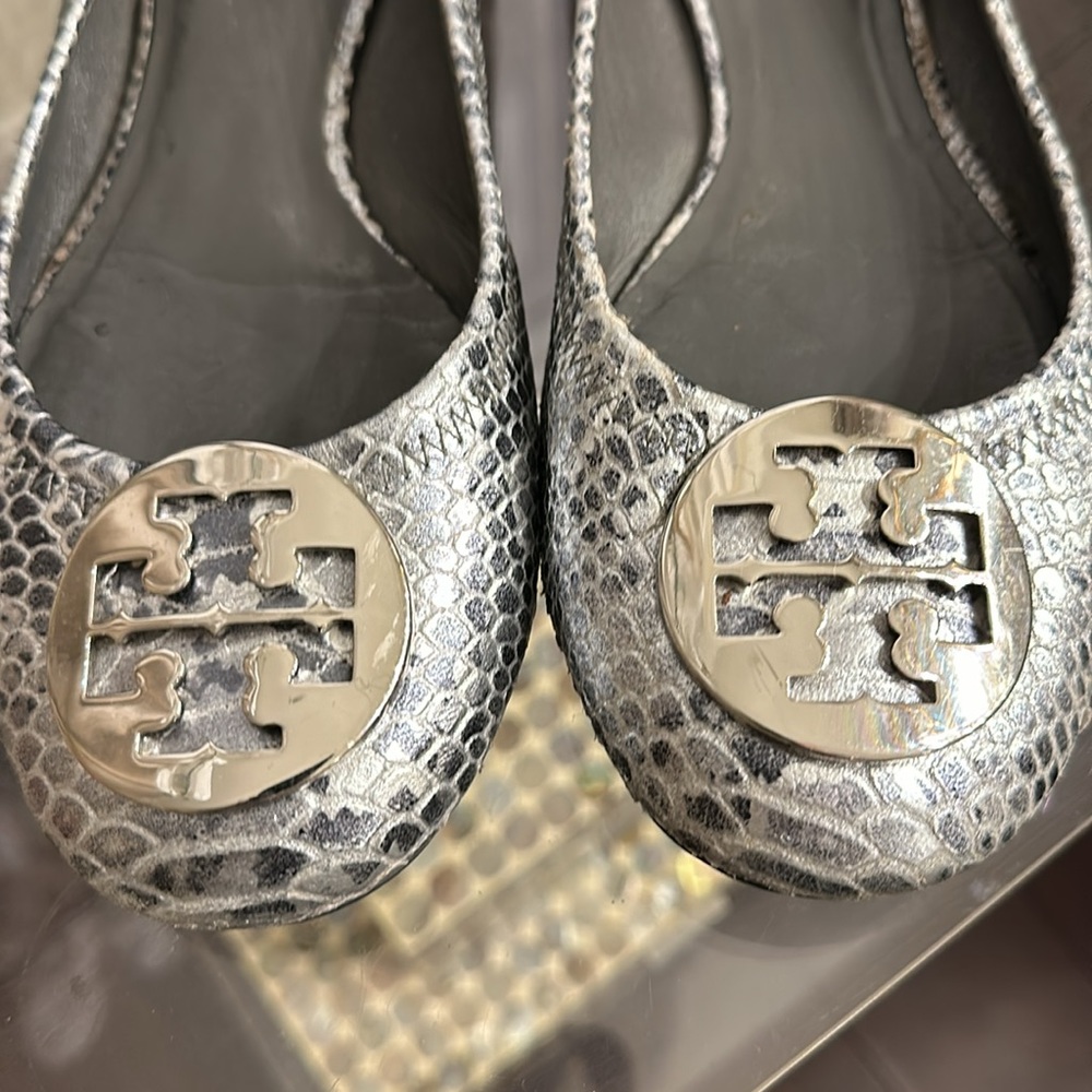 Tory Burch Reva Silver Embossed Python Ballet Fla… - image 2